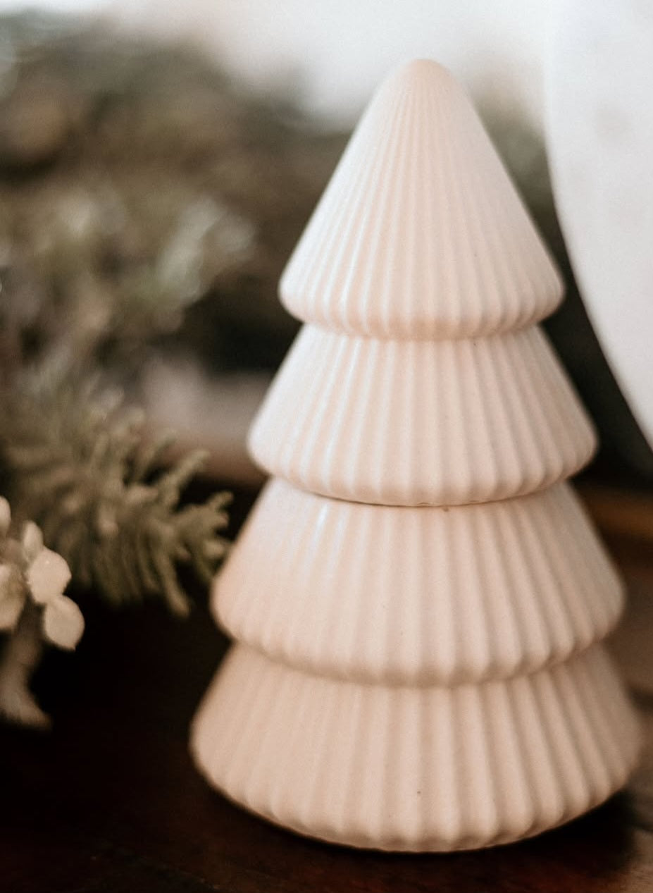 Bougies en pot sapin nervuré 8oz